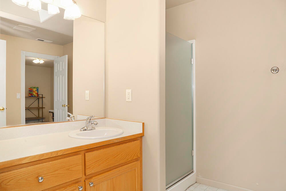 2315 Northeast Scoville Road Grants Pass, OR 97526 - Photo 33 of 53 Upstairs Bathroom