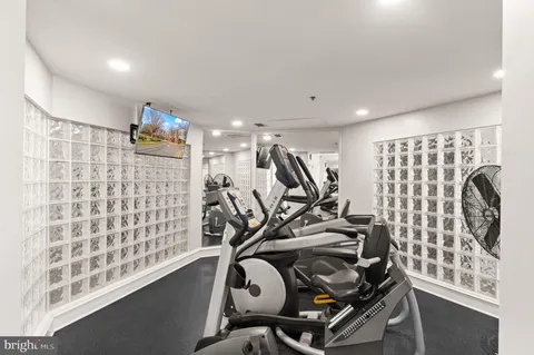 $435,000 | 1625 International Drive, Unit 203, McLean, VA 22102