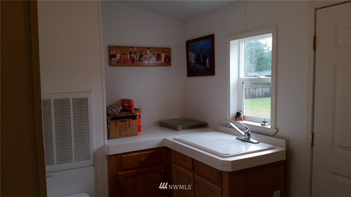 280 A Antrim Road Winlock, WA 98596 - Photo 6 of 15