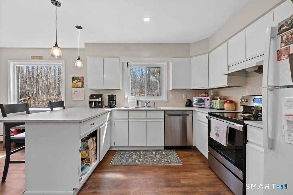 123 Jacob Road Southbury, CT 06488 - Photo 6 of 40