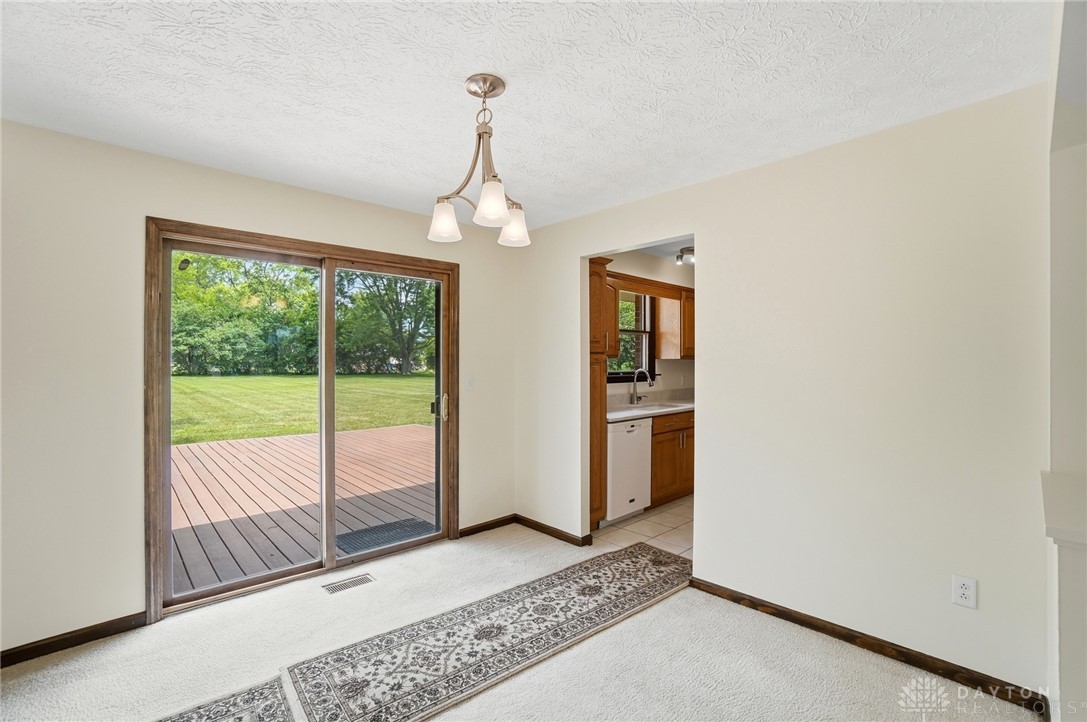 7655 Windham Road Tipp City, OH 45371 - Photo 10 of 61