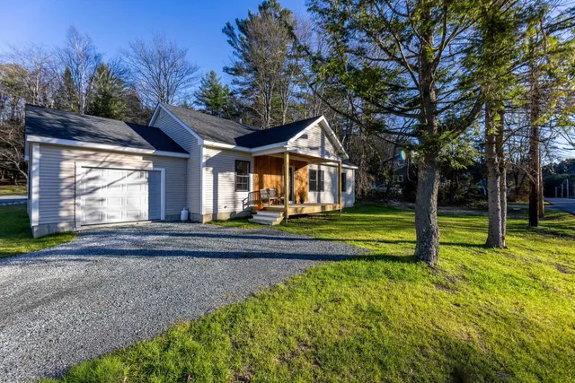 $499,000 | 216 Quechee-Hartland Road, Hartford, VT 05001