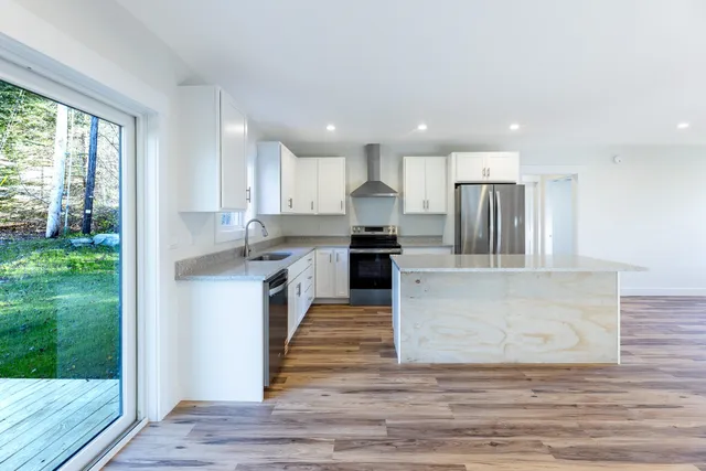 $499,000 | 216 Quechee-Hartland Road, Hartford, VT 05001