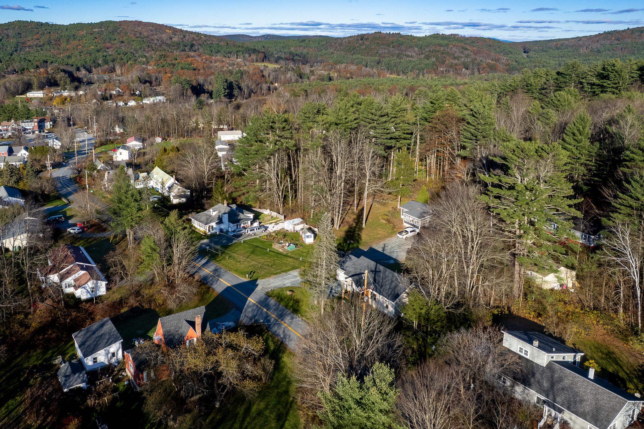 216 Quechee-Hartland Road Hartford, VT 05001 - Photo 25 of 29