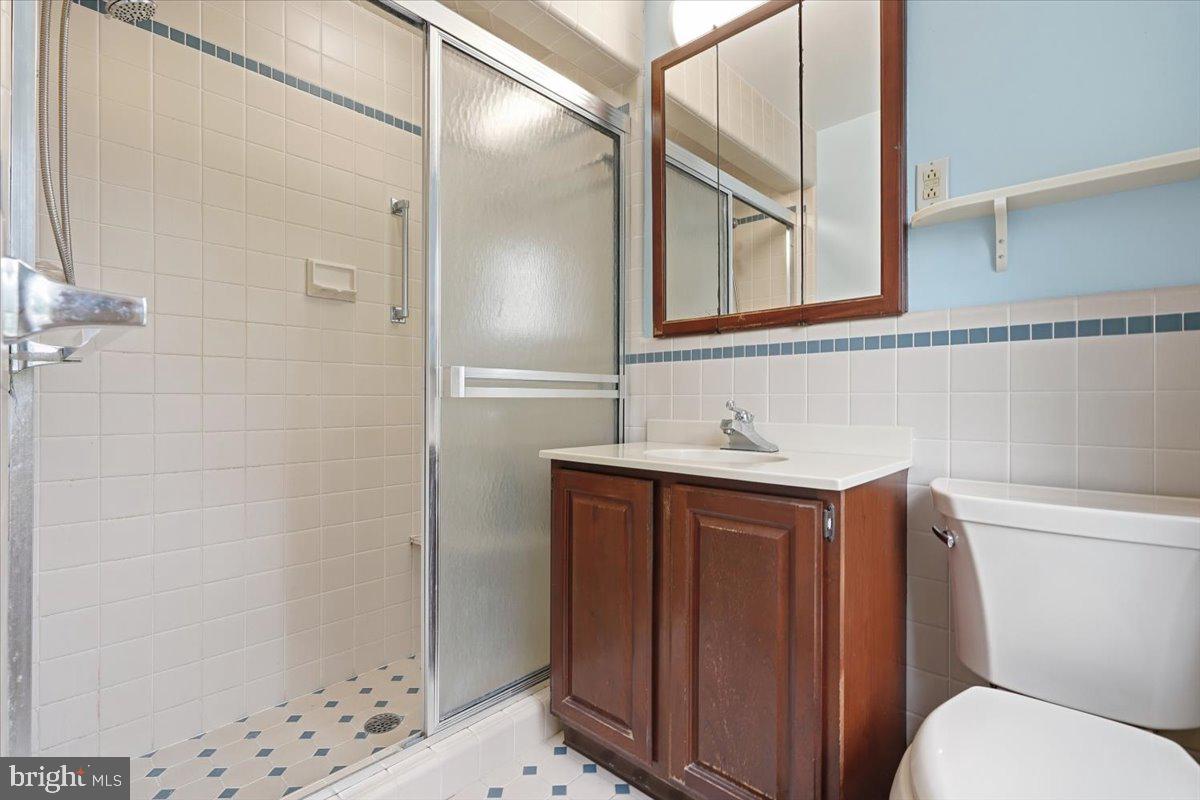 2289 Beaver Hill Road Chester Springs, PA 19425 - Photo 39 of 80 Master bathroom with shower