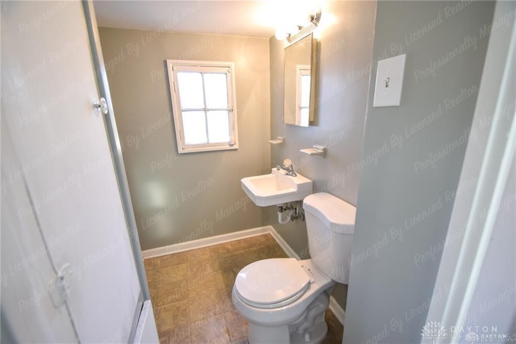 2926 Robin Road Dayton, OH 45409 - Photo 22 of 28