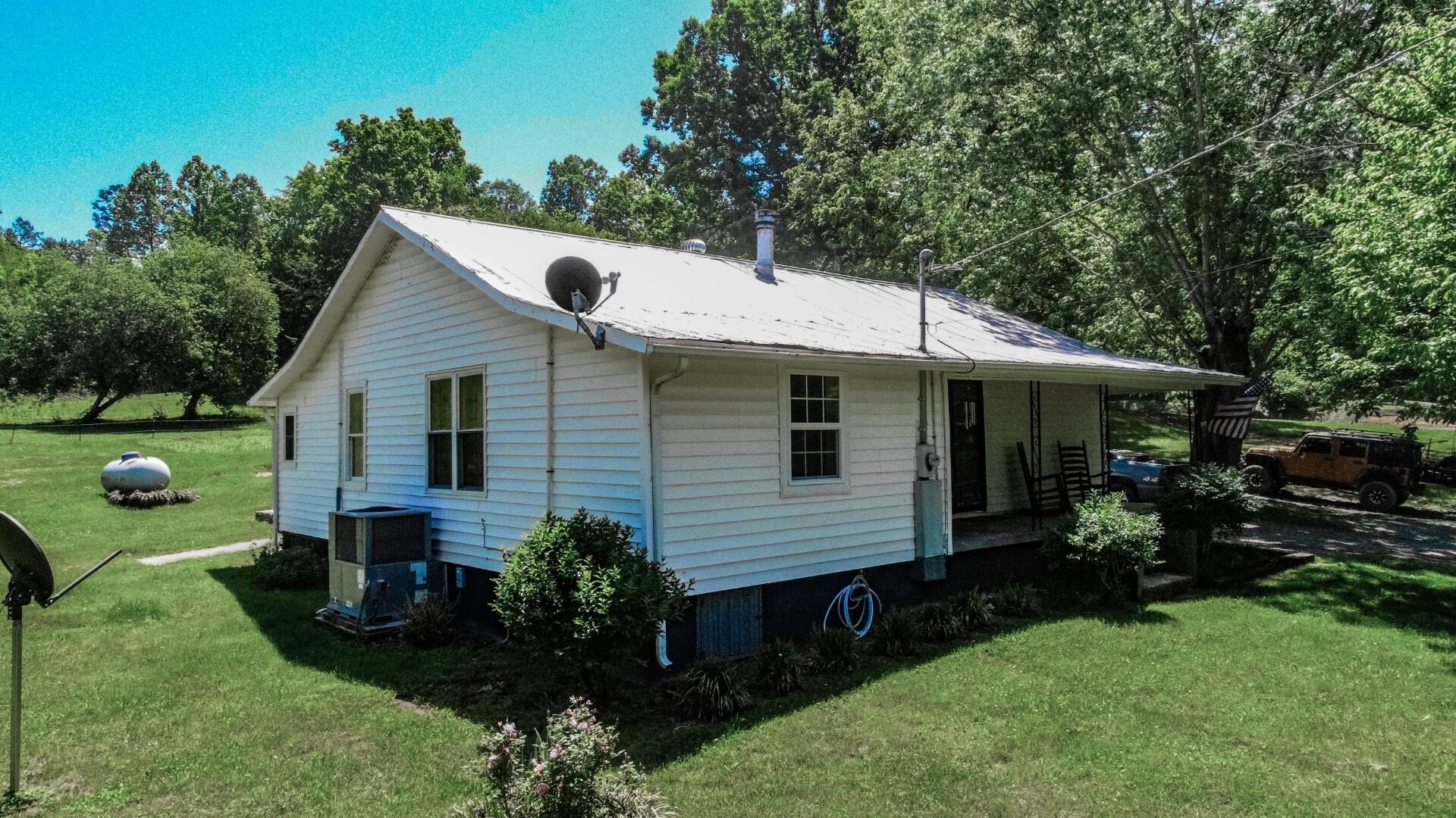 1405 Edwina Bridgeport Road Newport, TN 37821 - Photo 2 of 35 2