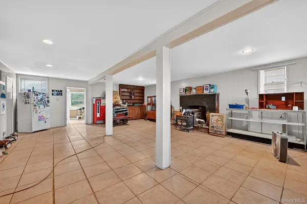a view of livingroom with furniture and furniture