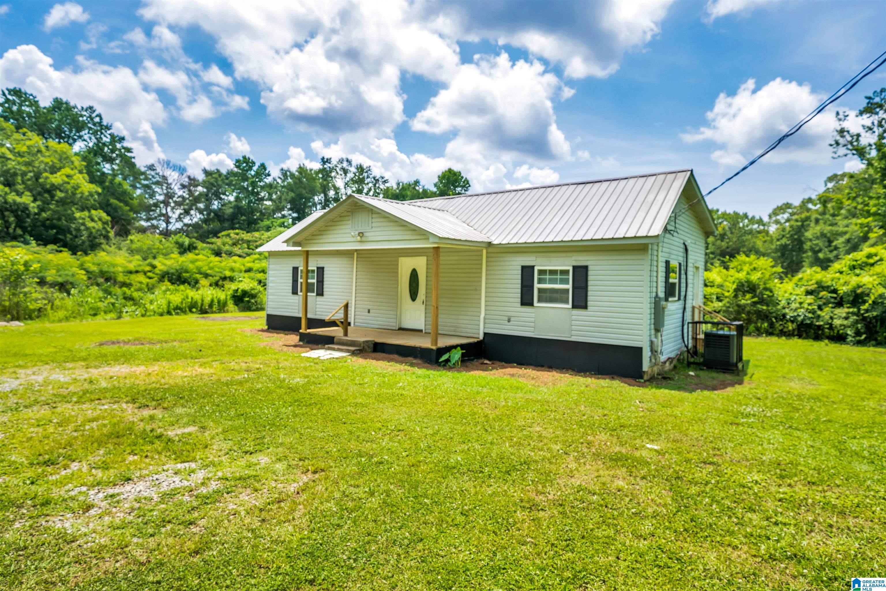 435 Southview Road Sylacauga, AL 35150 - Photo 3 of 30