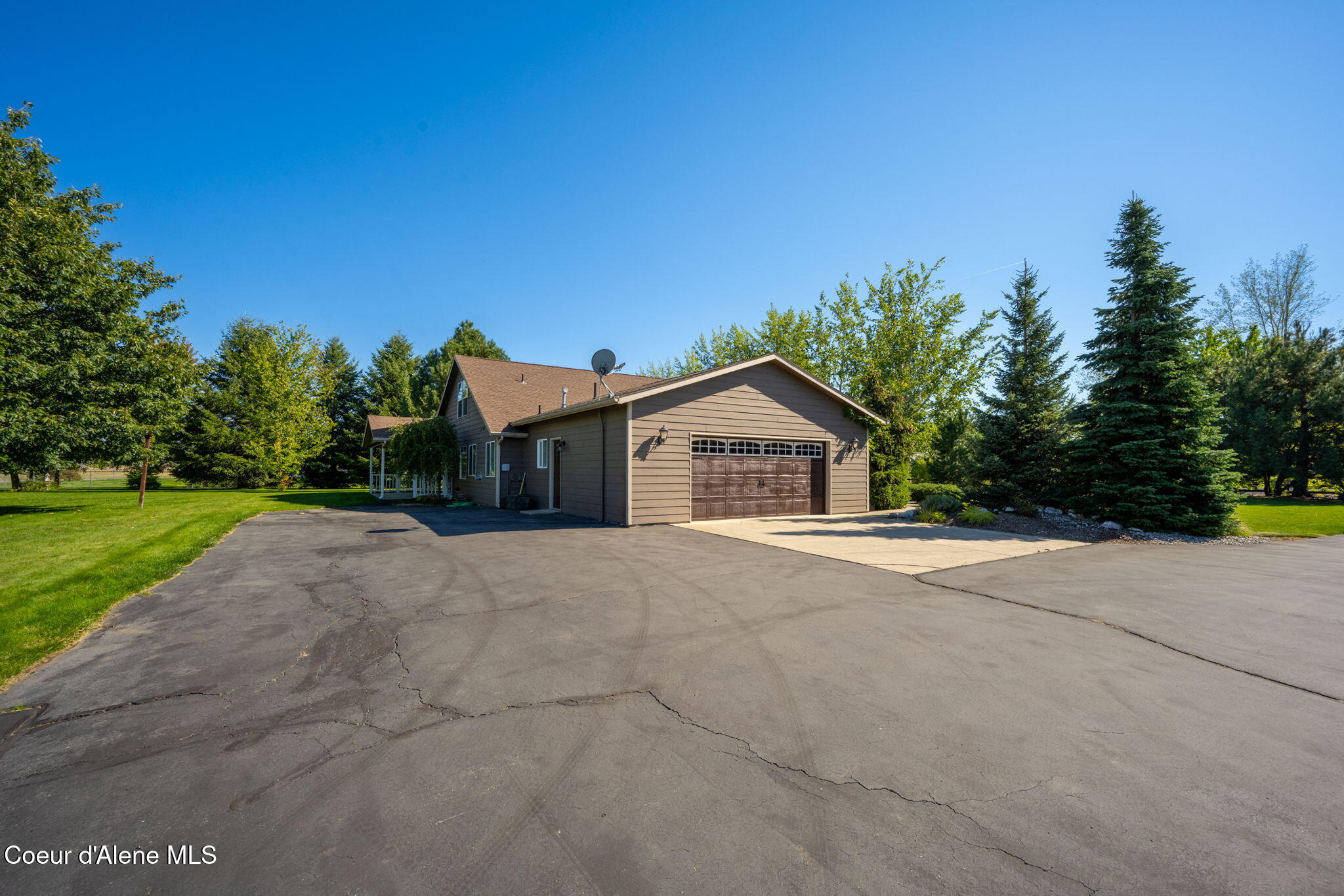 2591 West Diamond Bar Road Rathdrum, ID 83858 - Photo 35 of 41 Att garage w/ 1/2 bath