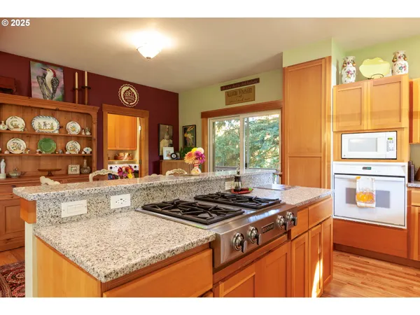 $799,000 | 3056 Highway 35, Hood River, OR 97031