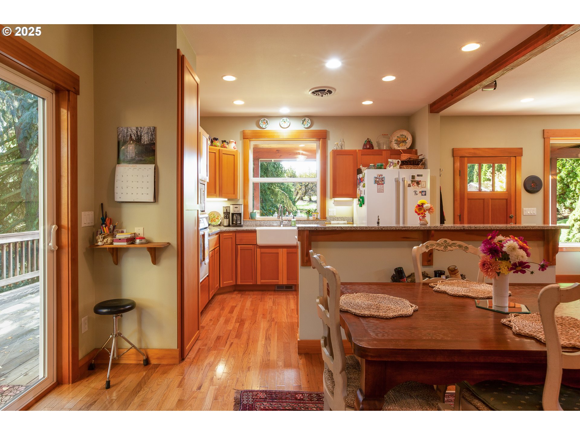 3056 Highway 35 Hood River, OR 97031 - Photo 24 of 48 Kitchen/Dining Room