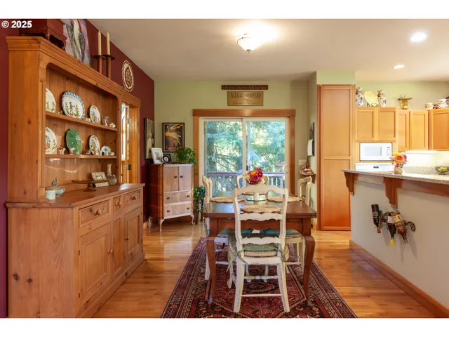 $825,000 | 3056 Highway 35, Hood River, OR 97031