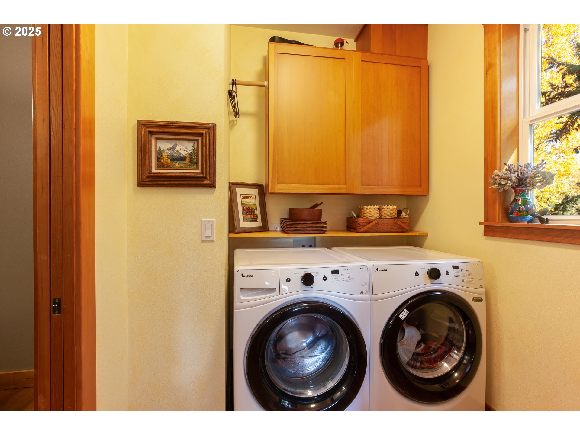 3056 Highway 35 Hood River, OR 97031 - Photo 28 of 48 Laundry