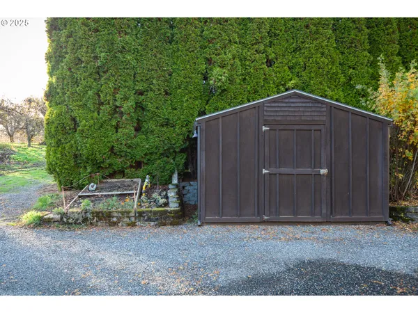 $799,000 | 3056 Highway 35, Hood River, OR 97031