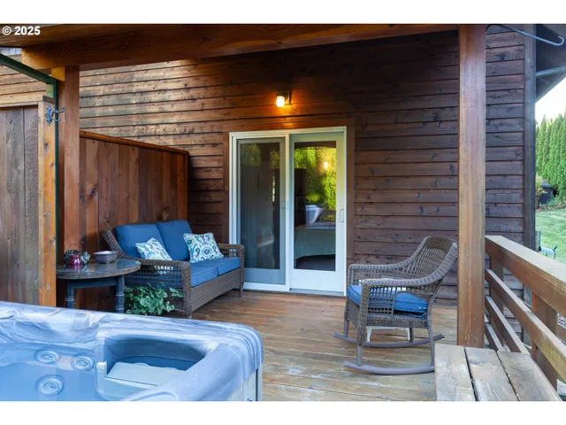 $825,000 | 3056 Highway 35, Hood River, OR 97031