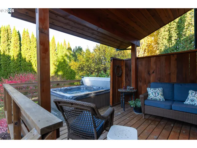 $825,000 | 3056 Highway 35, Hood River, OR 97031