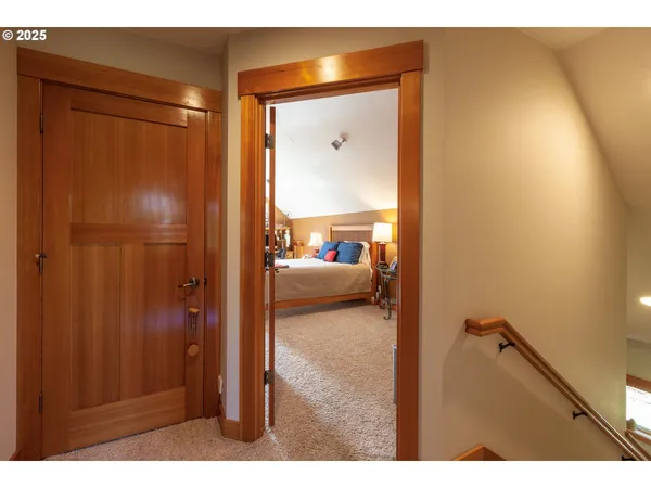 $799,000 | 3056 Highway 35, Hood River, OR 97031