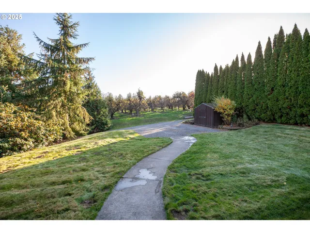 $825,000 | 3056 Highway 35, Hood River, OR 97031