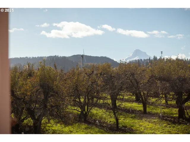 $825,000 | 3056 Highway 35, Hood River, OR 97031