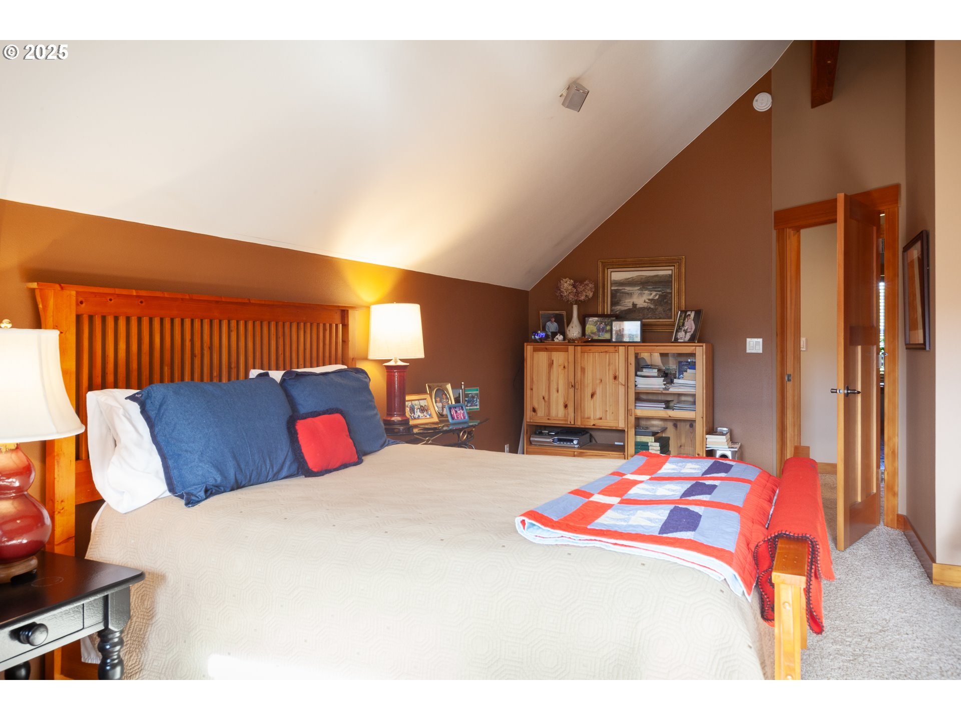 3056 Highway 35 Hood River, OR 97031 - Photo 42 of 48 Bedroom