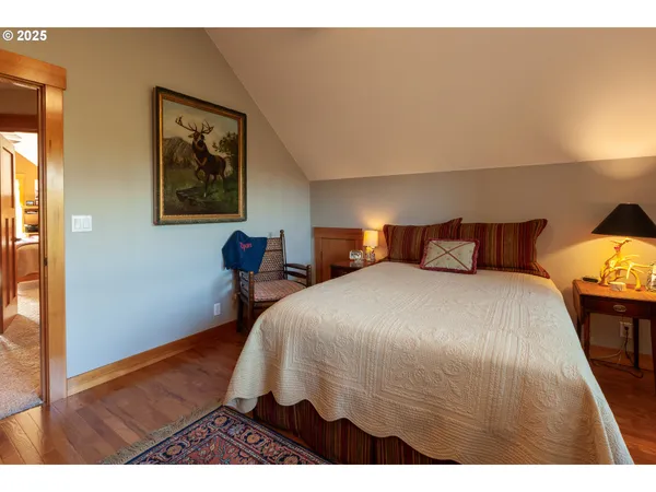 $799,000 | 3056 Highway 35, Hood River, OR 97031