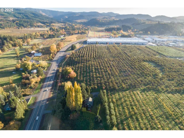 $825,000 | 3056 Highway 35, Hood River, OR 97031