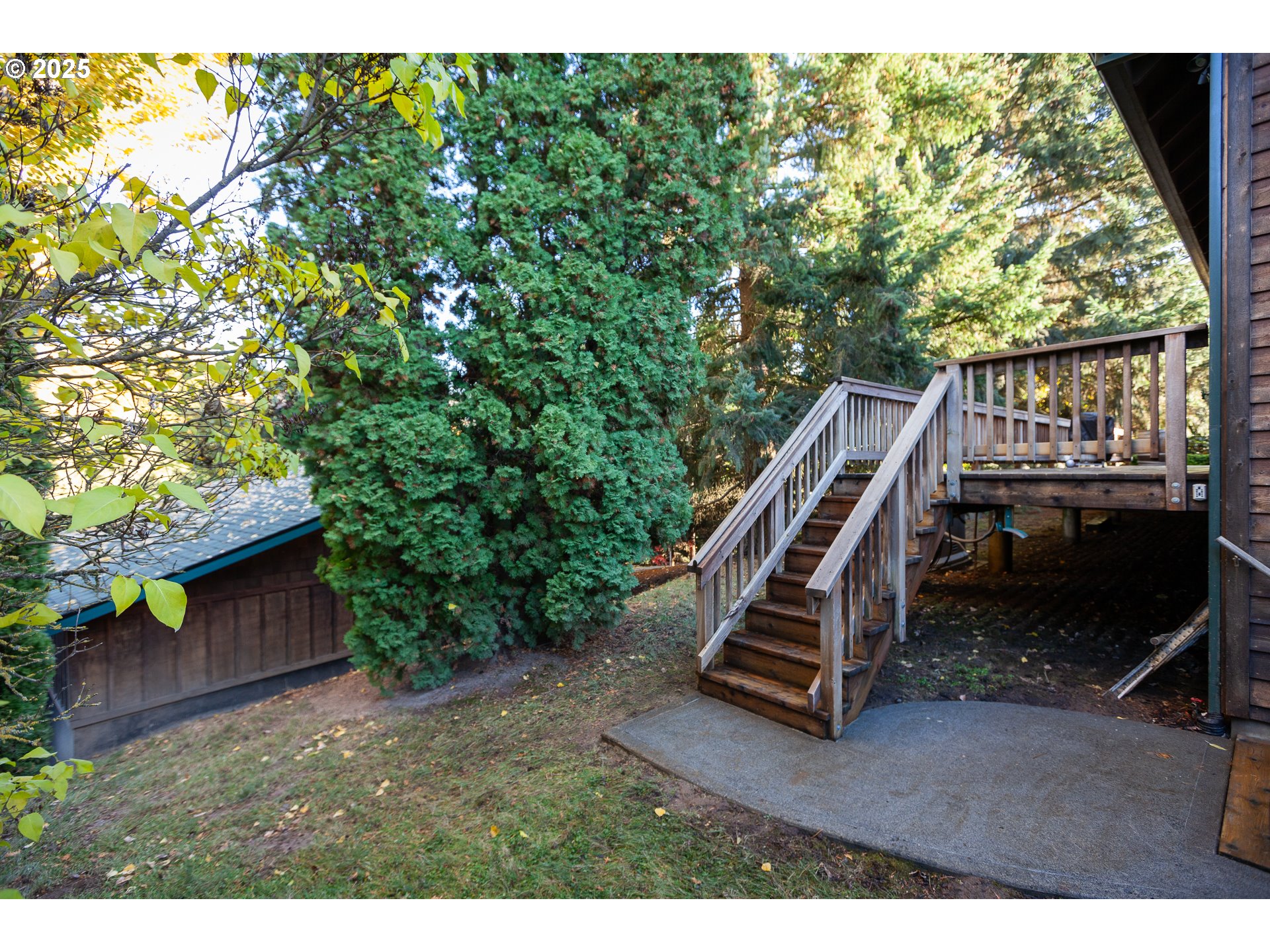 3056 Highway 35 Hood River, OR 97031 - Photo 10 of 48 Deck