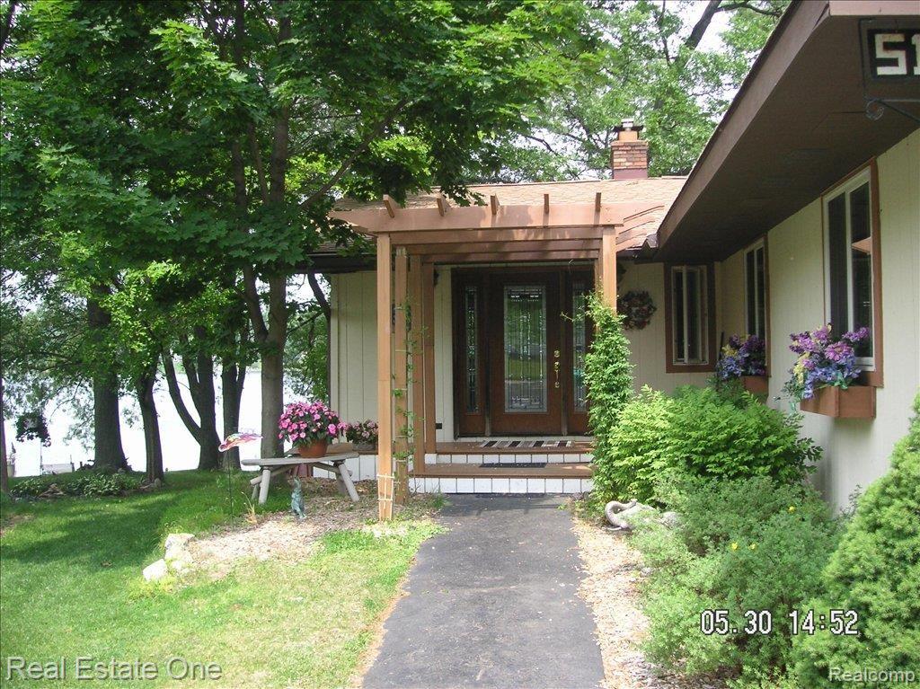 5126 West Harvard Road Clarkston, MI 48348 - Photo 2 of 25 5126 W.Harvard, street-side