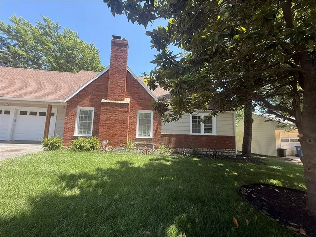$740,000 | 6941 Nall Avenue, Prairie Village, KS 66208