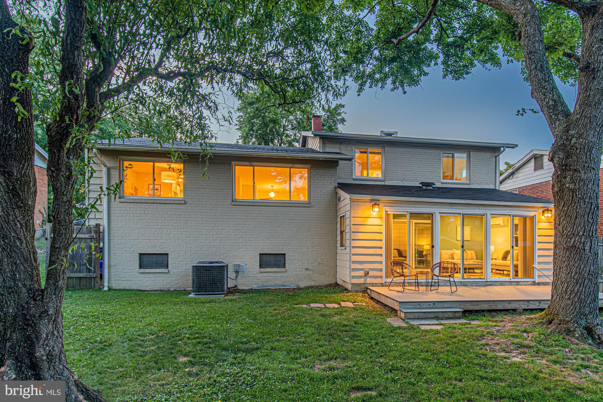 411 Torrington Place Silver Spring, MD 20901 - Photo 2 of 47 Gallery Image 2