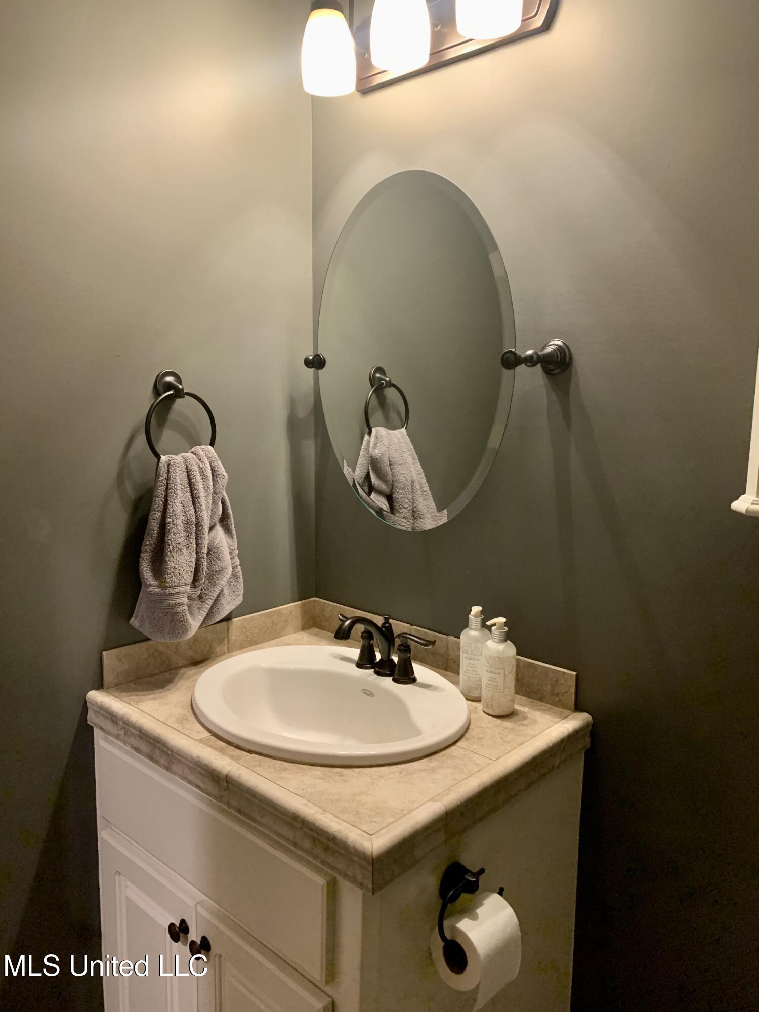 2623 West Mountain Creek Road Florence, MS 39073 - Photo 14 of 35 FD5E60BA-5AC2-4C98-BB1B-1ED5B84B557D