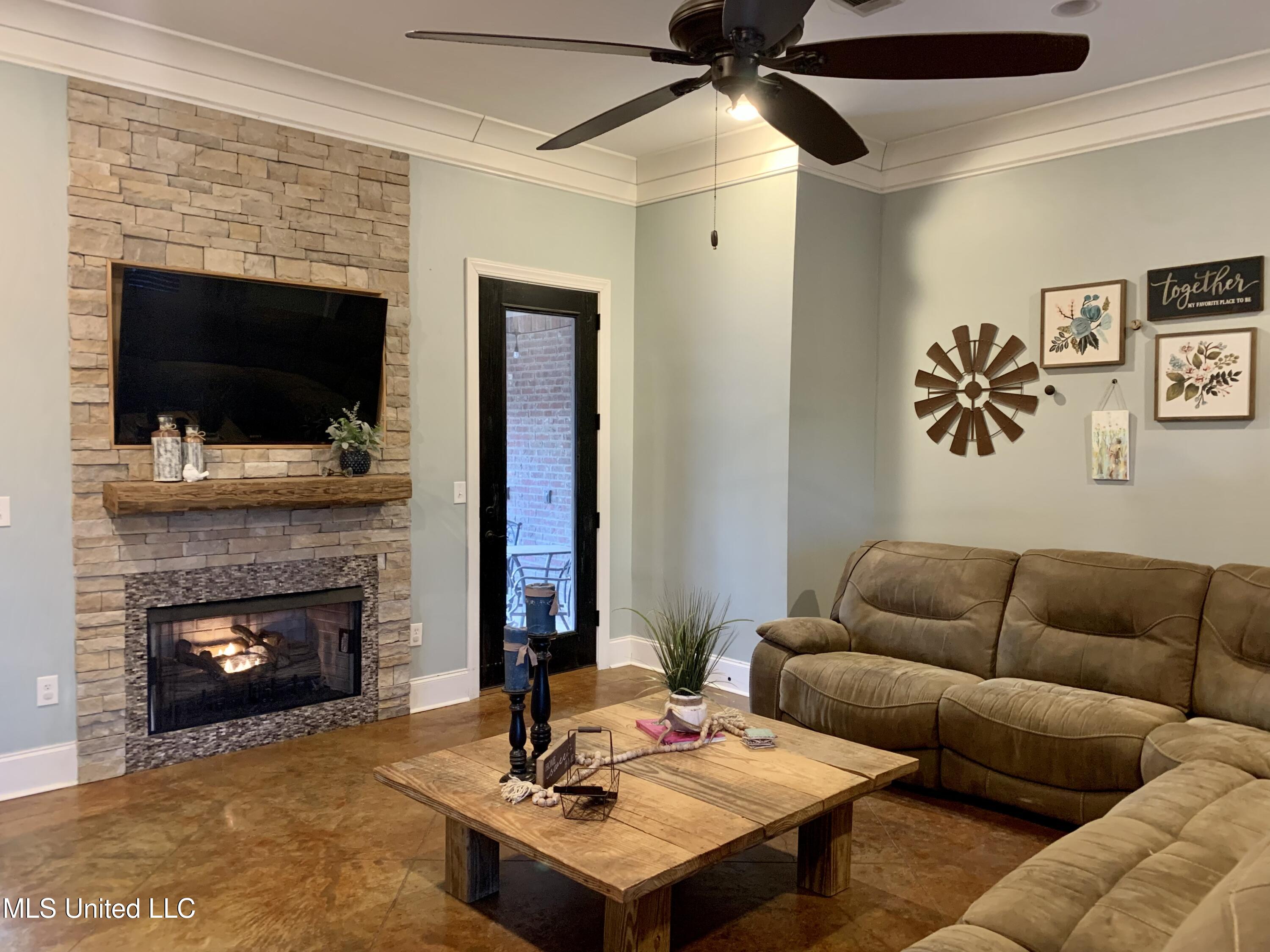 2623 West Mountain Creek Road Florence, MS 39073 - Photo 4 of 35 B3D5A475-0581-467D-9B5B-4CBD524950D1