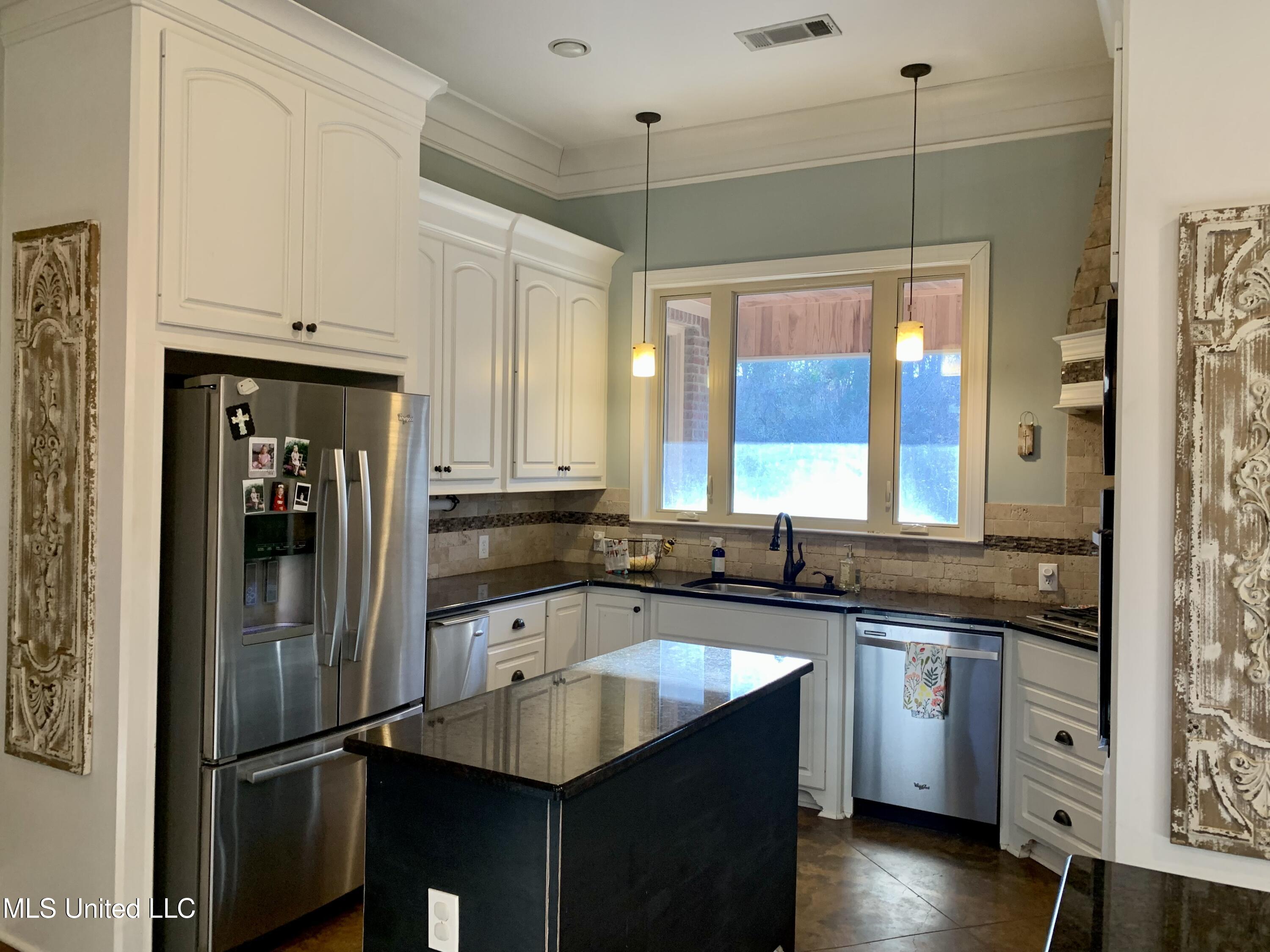 2623 West Mountain Creek Road Florence, MS 39073 - Photo 8 of 35 F6BCA00D-7278-4386-ACC7-0BD022BAE896