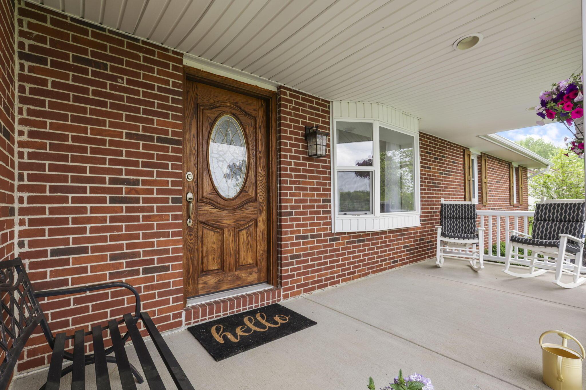 4017 Dixon Road Southwest Pataskala, OH 43062 - Photo 6 of 46 Spacious Front Porch