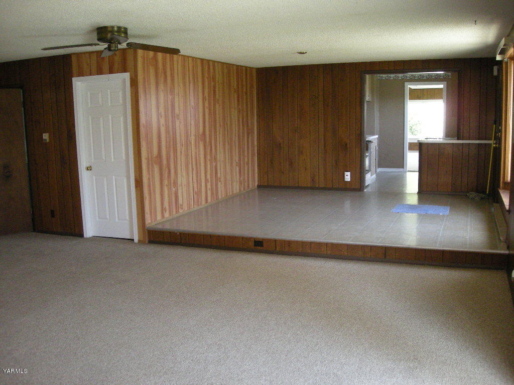 5312 Gamache Road Moxee, WA 98936 - Photo 8 of 15 an empty room with closet