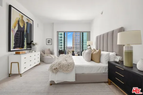 $2,295,000 | 10727 Wilshire Boulevard, Unit 1001, Los Angeles, CA 90024