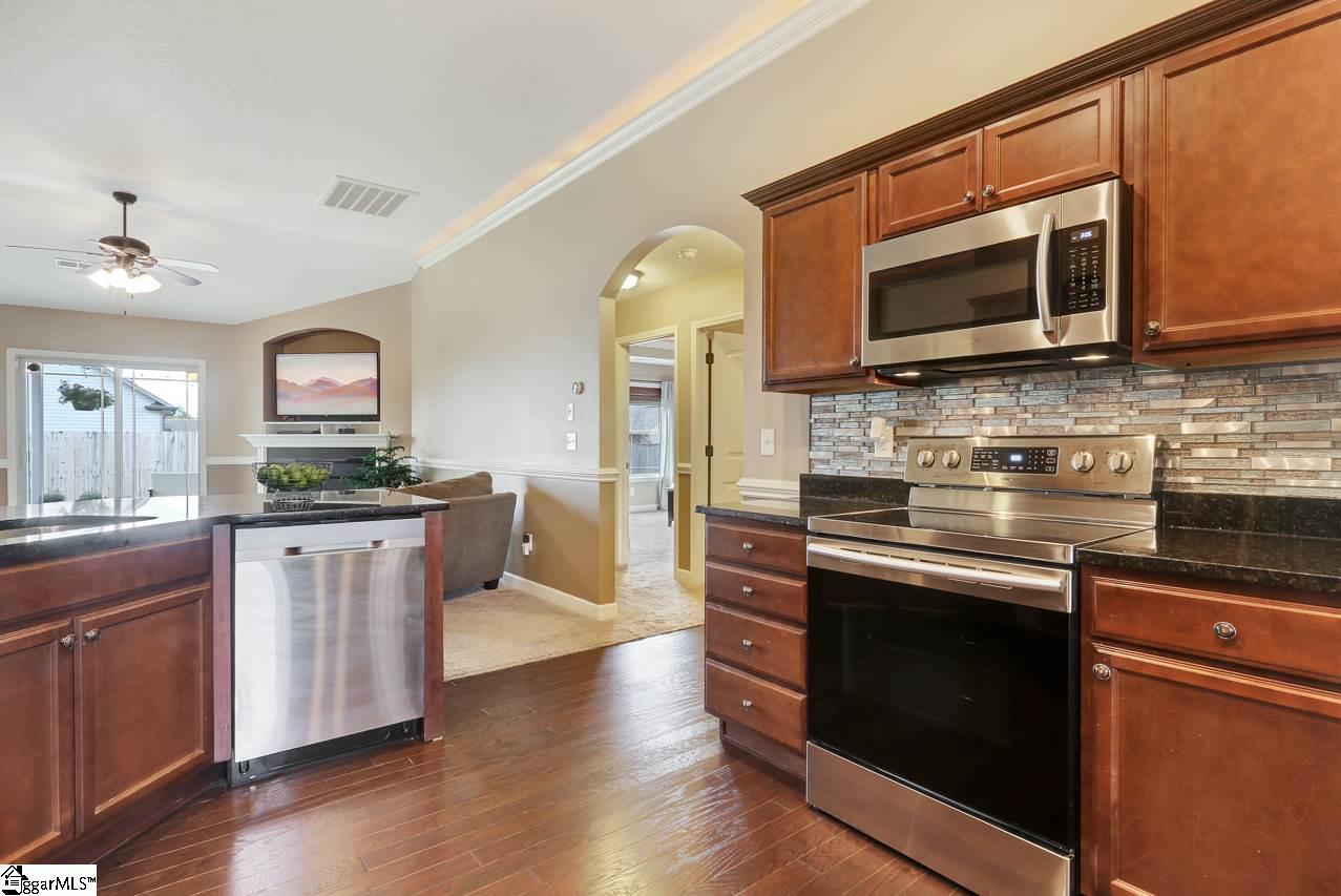 327 Gleaner Drive Inman, SC 29349 - Photo 9 of 33