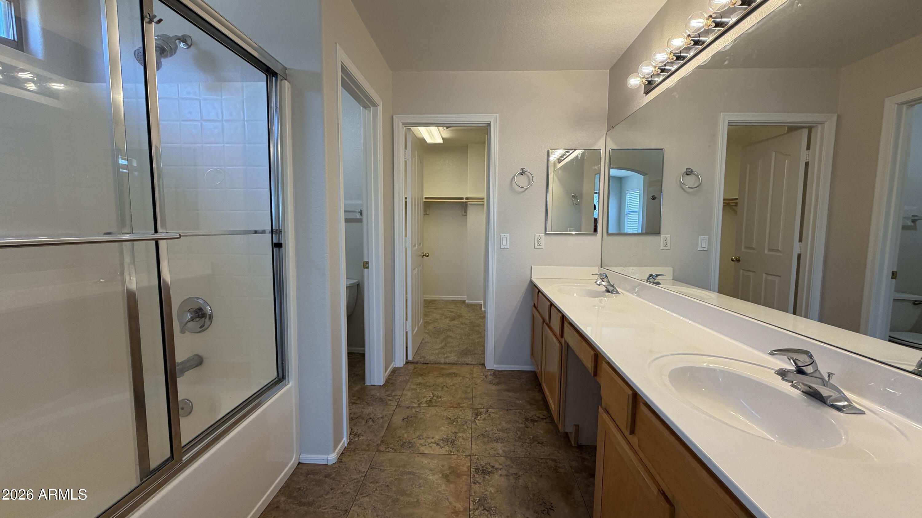 4376 South Rim Court Gilbert, AZ 85297 - Photo 9 of 23 Primary Bath