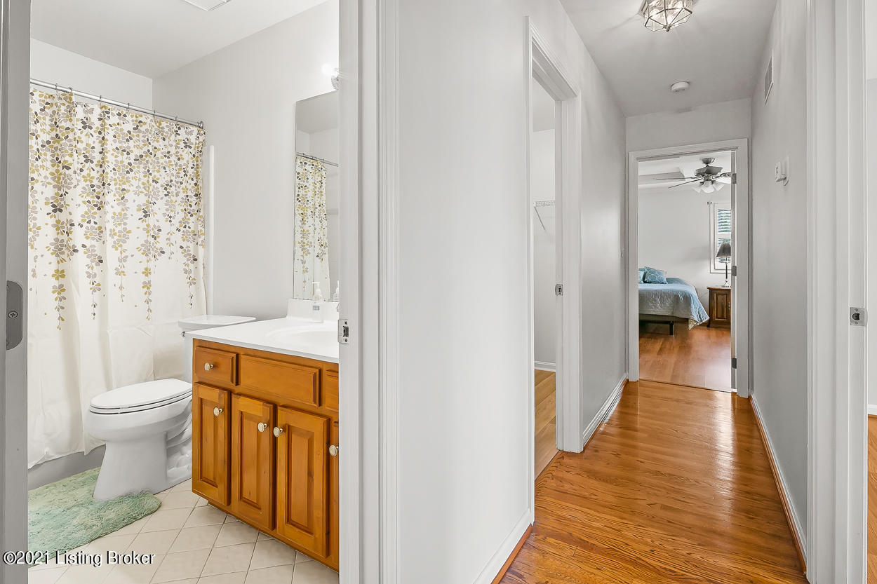12501 Kirkham Road Louisville, KY 40299 - Photo 18 of 60 39