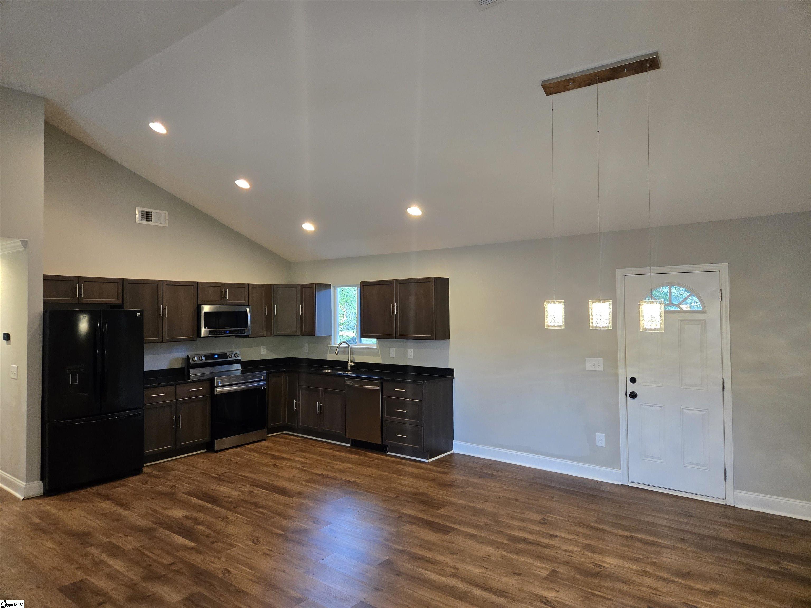 7 West 2nd Street Williamston, SC 29697 - Photo 3 of 14