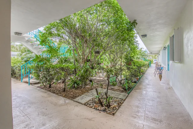 $1,995 | 301 South Lakeside Drive, Unit 7, Lake Worth Beach, FL 33460