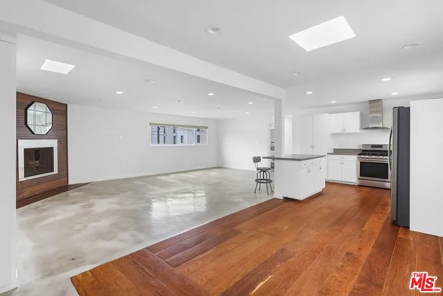 $6,500 | 25 Ironsides Street, Marina del Rey, CA 90292