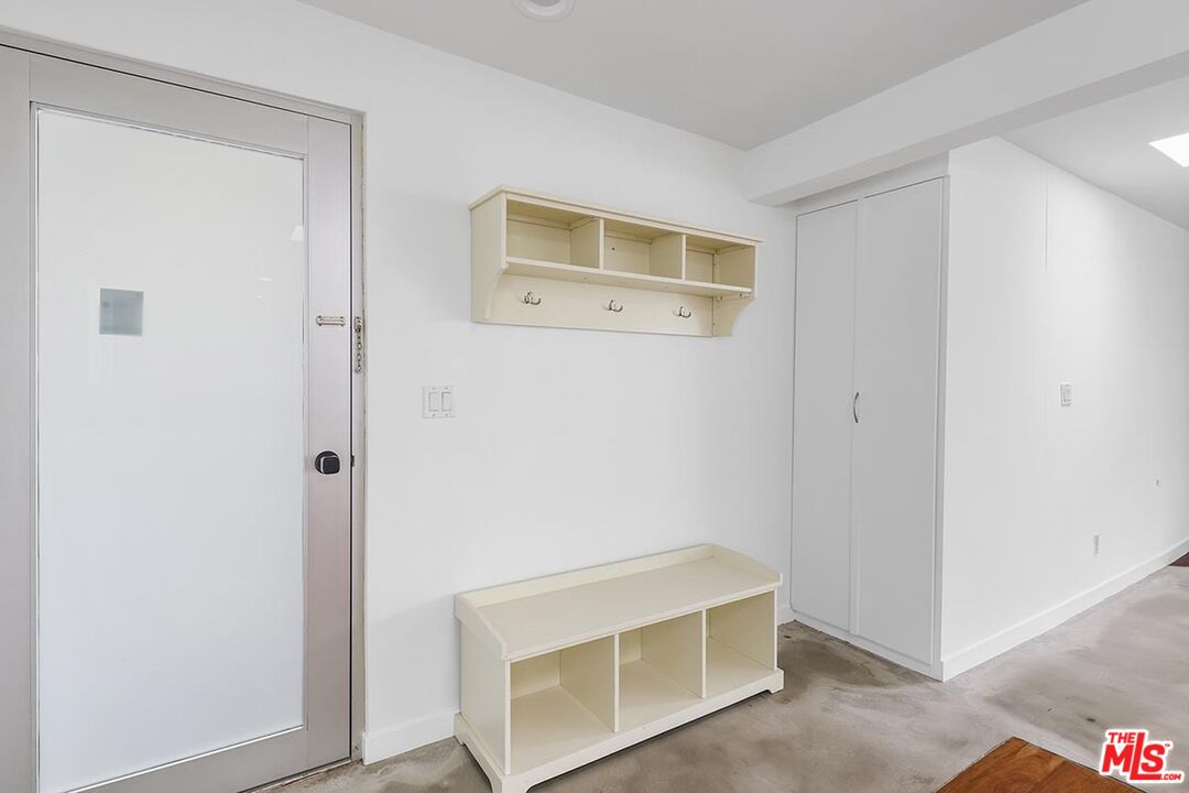 25 Ironsides Street Marina del Rey, CA 90292 - Photo 2 of 10