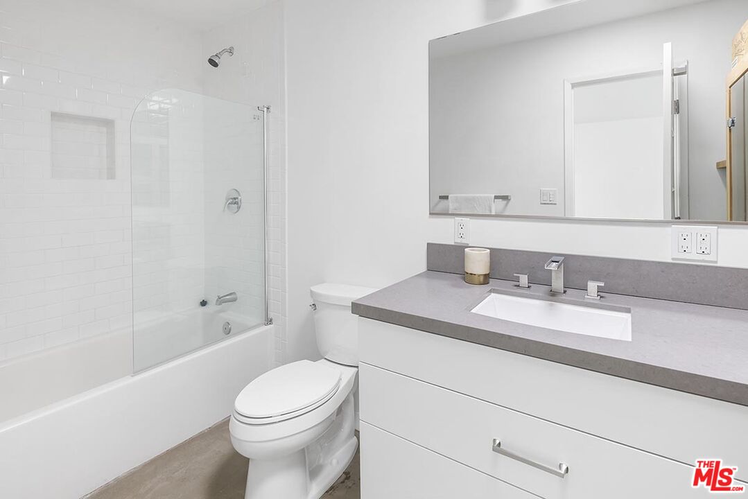 25 Ironsides Street Marina del Rey, CA 90292 - Photo 8 of 10