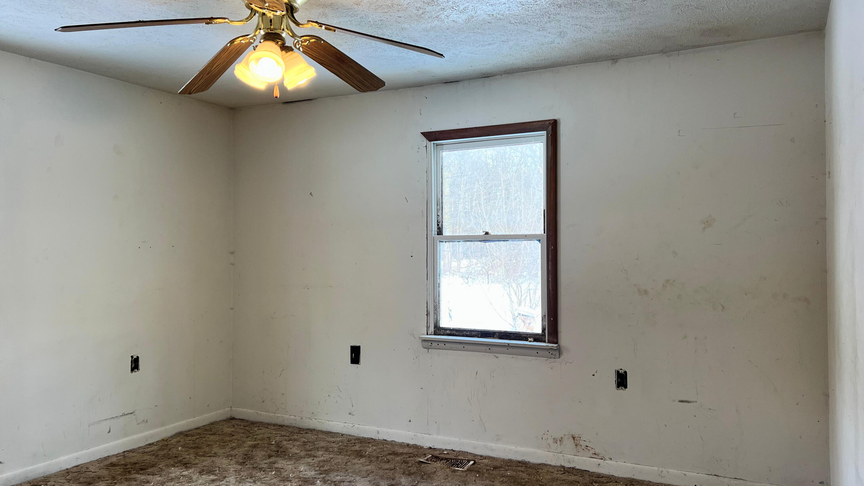 1401 Miner Road Crystal, MI 48818 - Photo 31 of 54 Bed 3 4