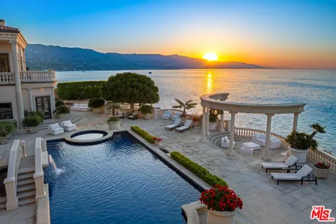 $90,000,000 | 28824 Cliffside Drive, Malibu, CA 90265