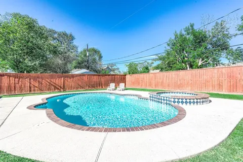 $475,000 | 2010 Hewitt Drive, Houston, TX 77018