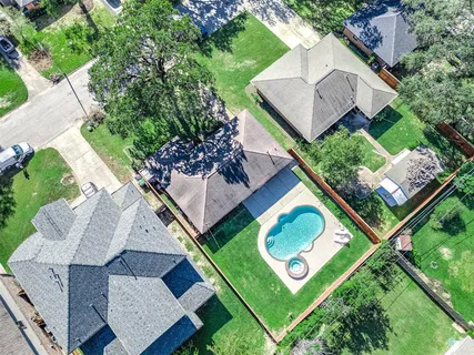 $475,000 | 2010 Hewitt Drive, Houston, TX 77018