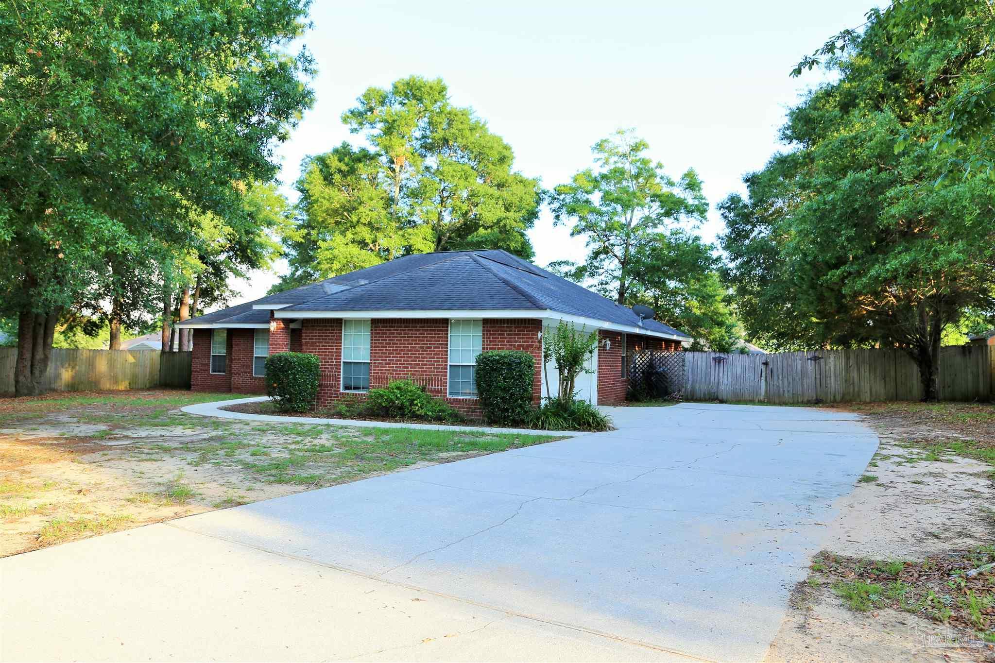 5905 Ridgeview Drive Milton, FL 32570 - Photo 6 of 39 Gallery Image 6